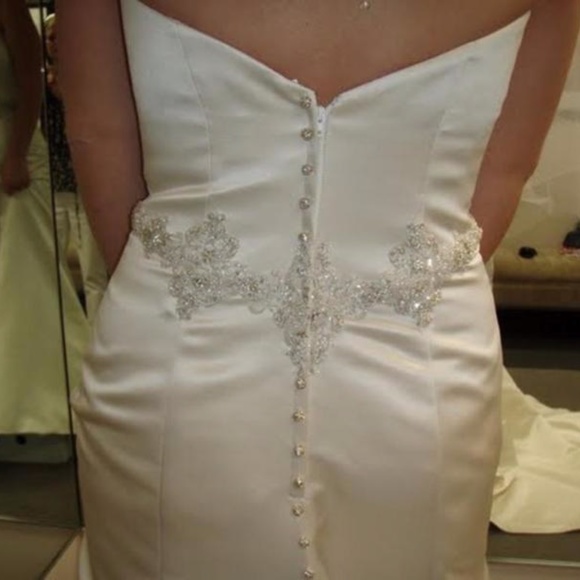 Designer Wedding Dress-Classic and stunning, sz12 - Picture 7 of 7